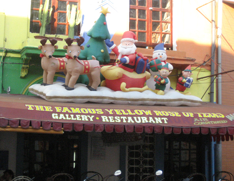 Christmas in Iquitos, cognitive dissonance