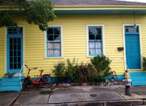 Enchanting little houses with post tropical colors.